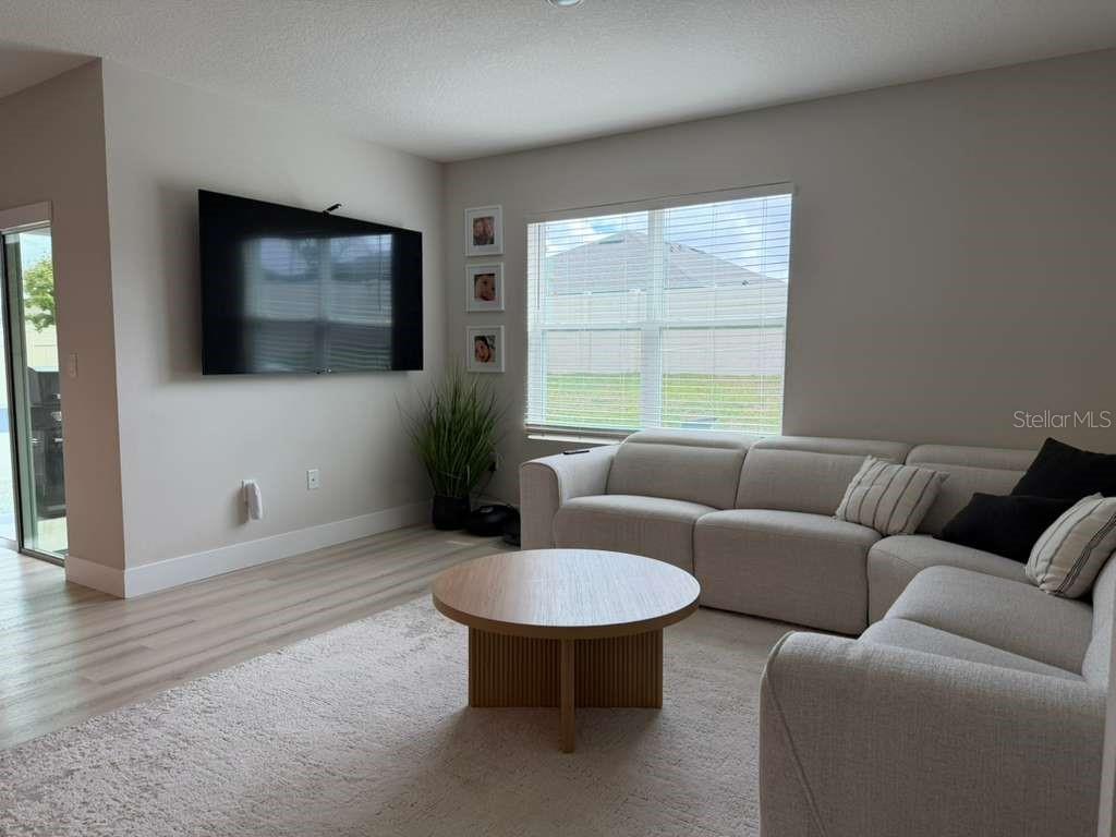 Image 4 of 34 For 33412 Country House Drive