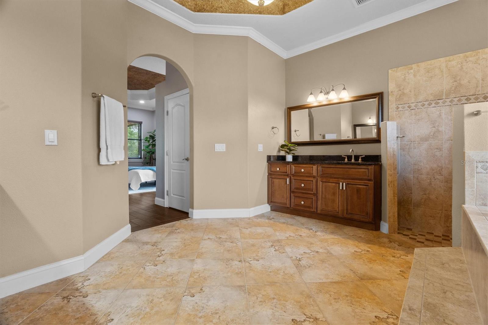 Image 27 of 83 For 19345 Mardi Gras Street