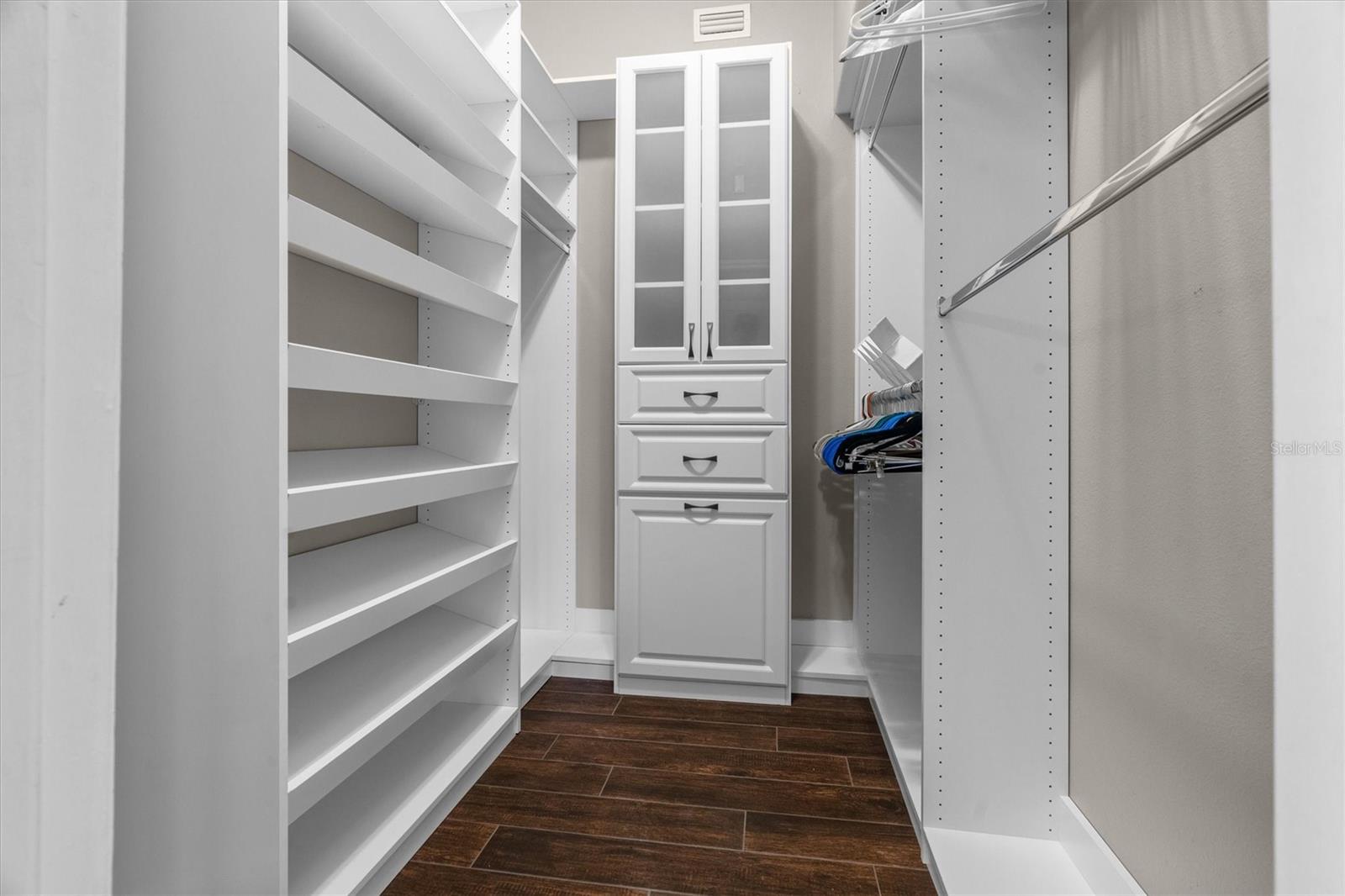 Image 28 of 83 For 19345 Mardi Gras Street