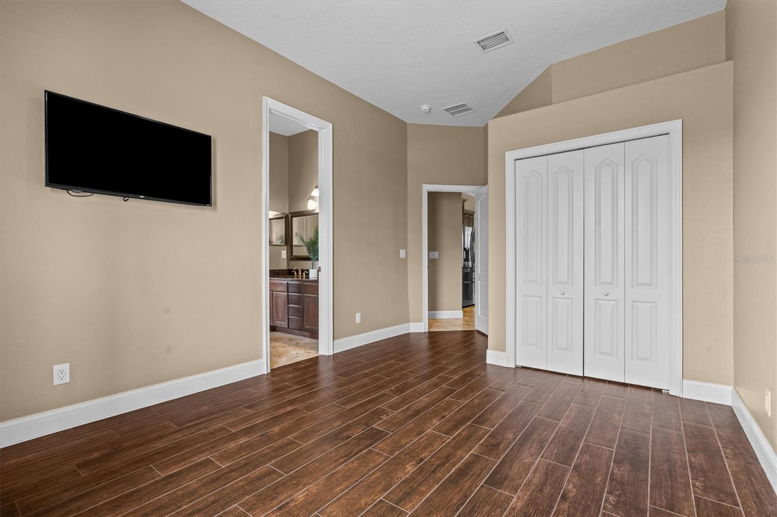 Image 30 of 83 For 19345 Mardi Gras Street