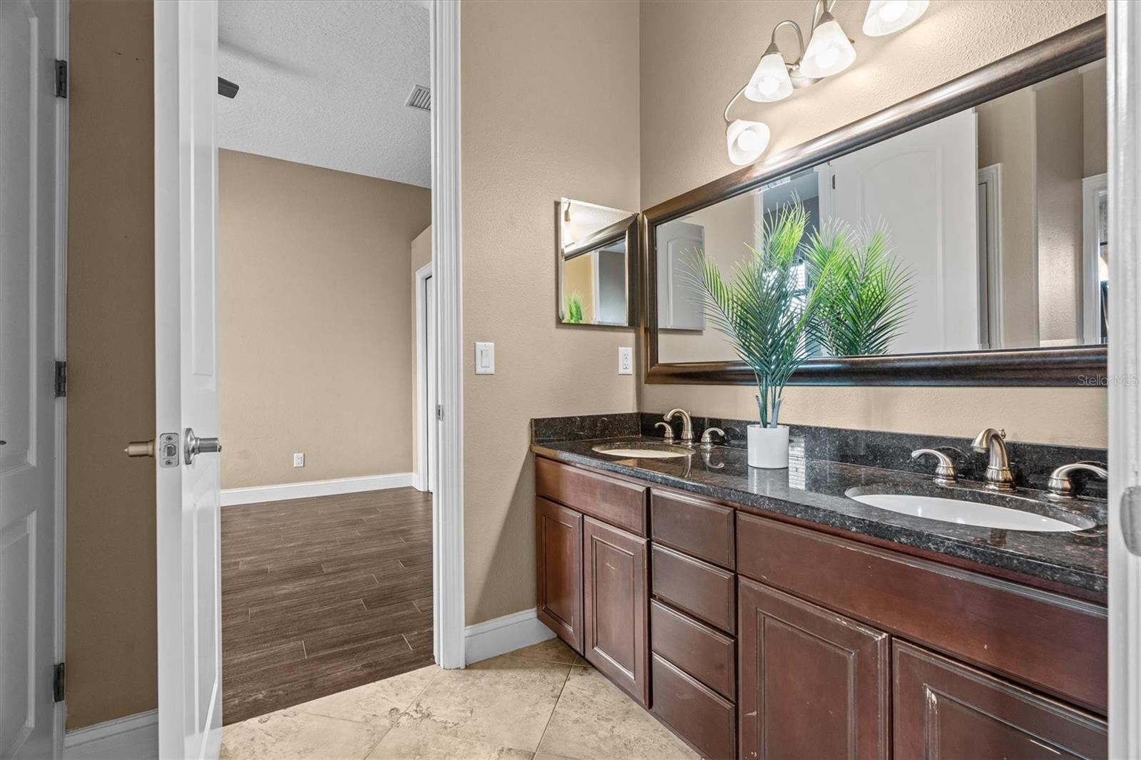 Image 34 of 83 For 19345 Mardi Gras Street