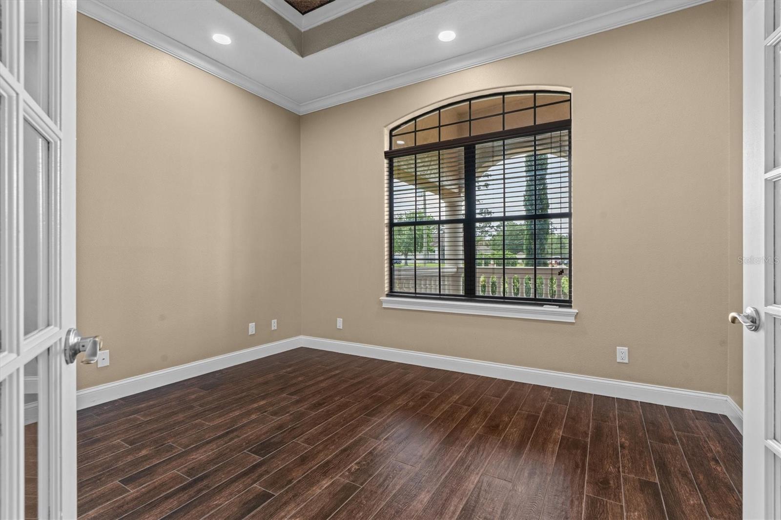 Image 37 of 83 For 19345 Mardi Gras Street