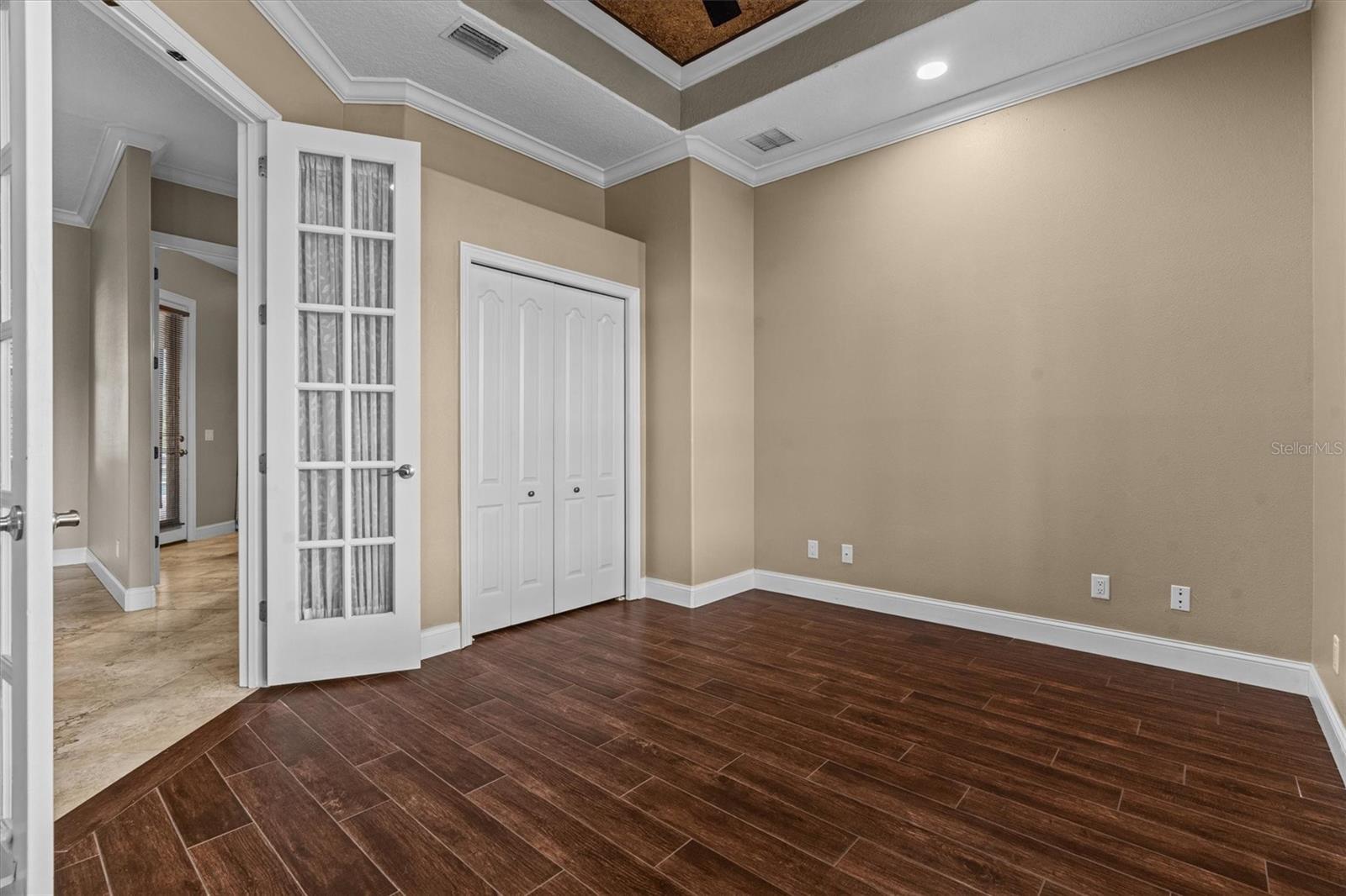 Image 38 of 83 For 19345 Mardi Gras Street