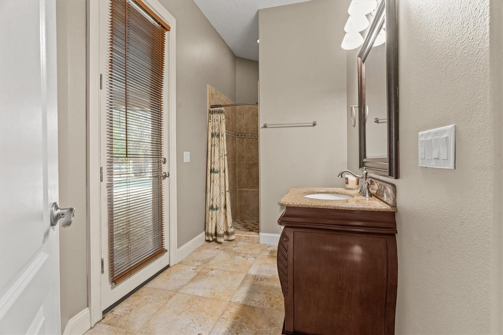 Image 39 of 83 For 19345 Mardi Gras Street