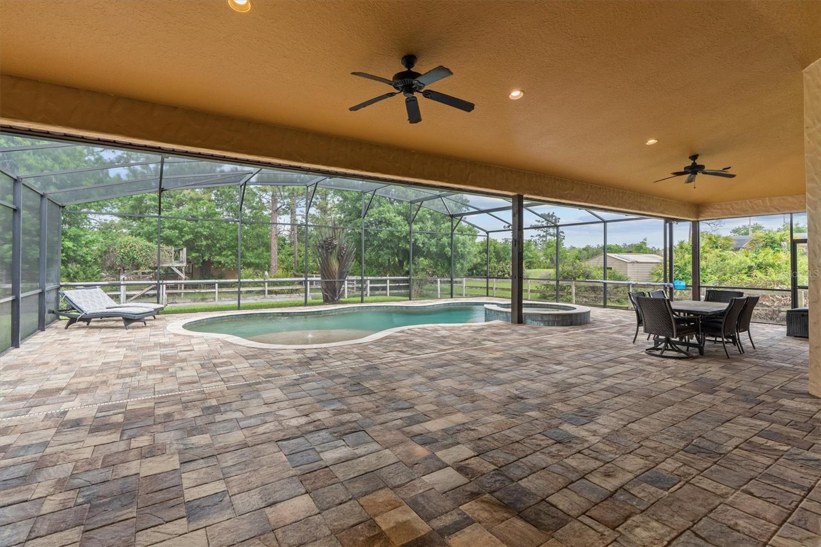 Image 47 of 83 For 19345 Mardi Gras Street