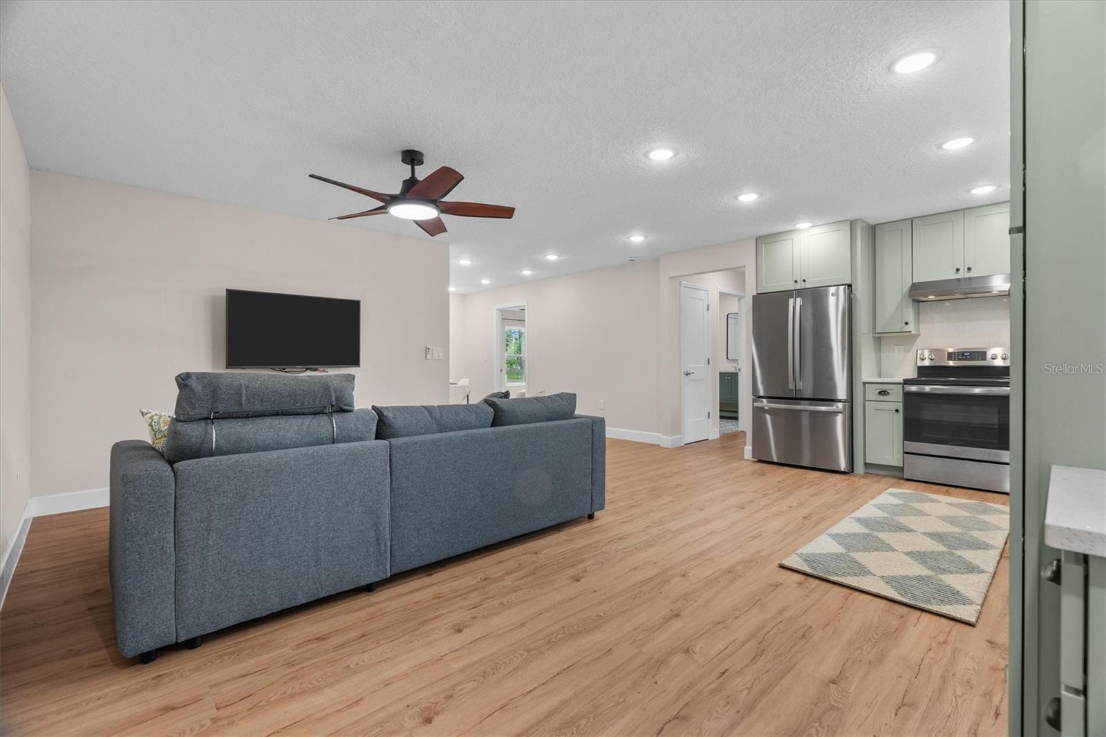 Image 62 of 83 For 19345 Mardi Gras Street