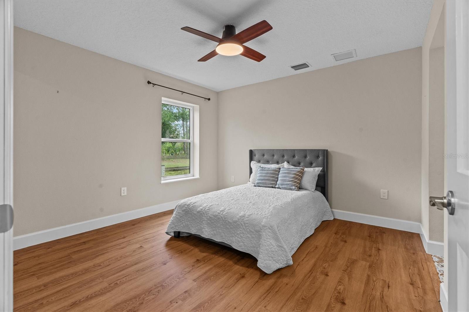 Image 69 of 83 For 19345 Mardi Gras Street