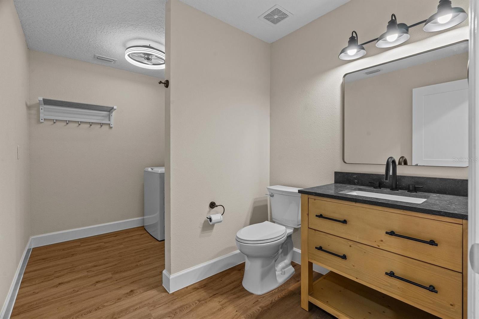 Image 76 of 83 For 19345 Mardi Gras Street