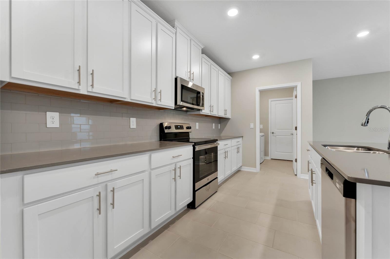 Image 10 of 37 For 2840 Muller Oak Loop