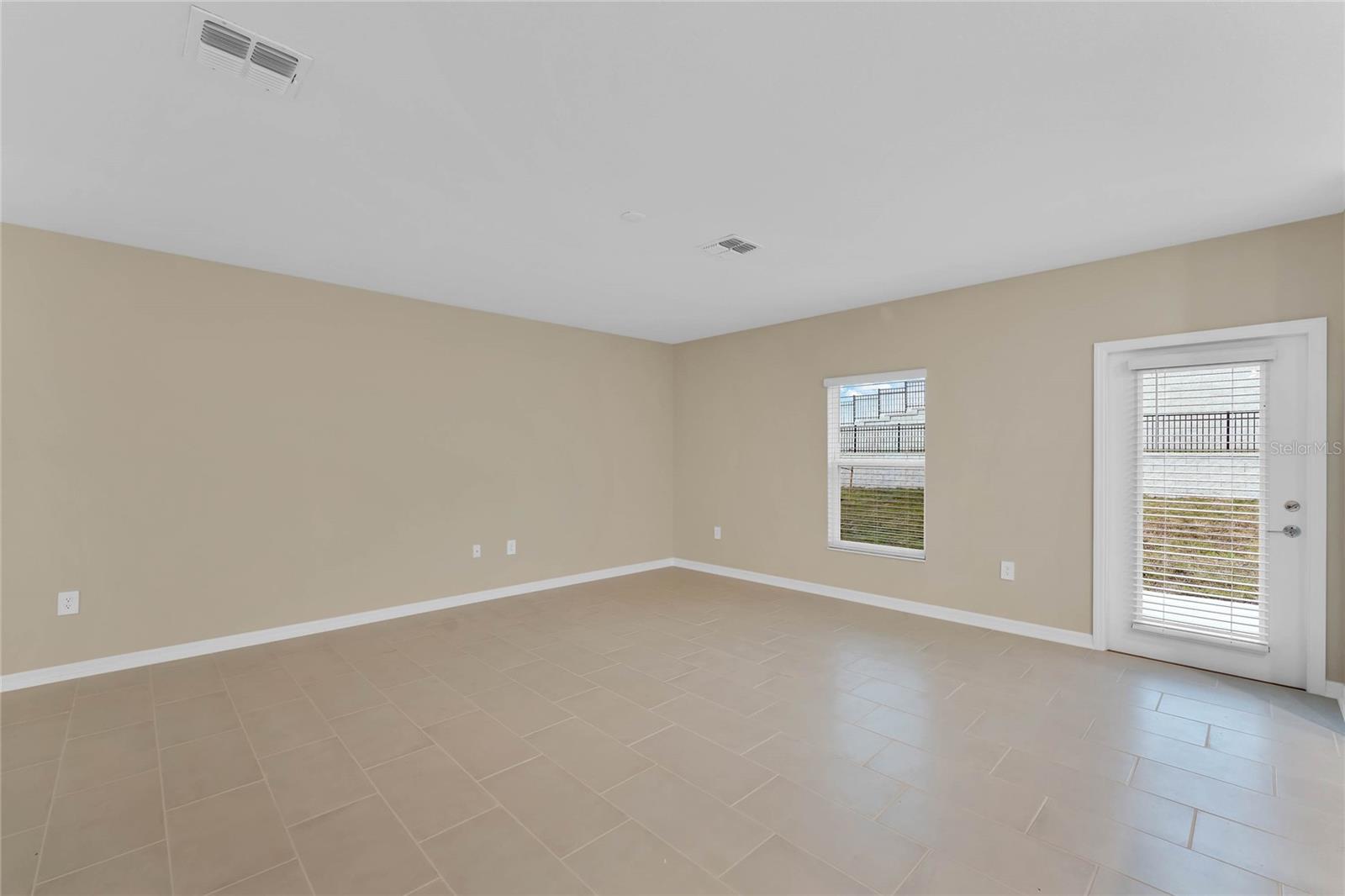 Image 16 of 37 For 2840 Muller Oak Loop