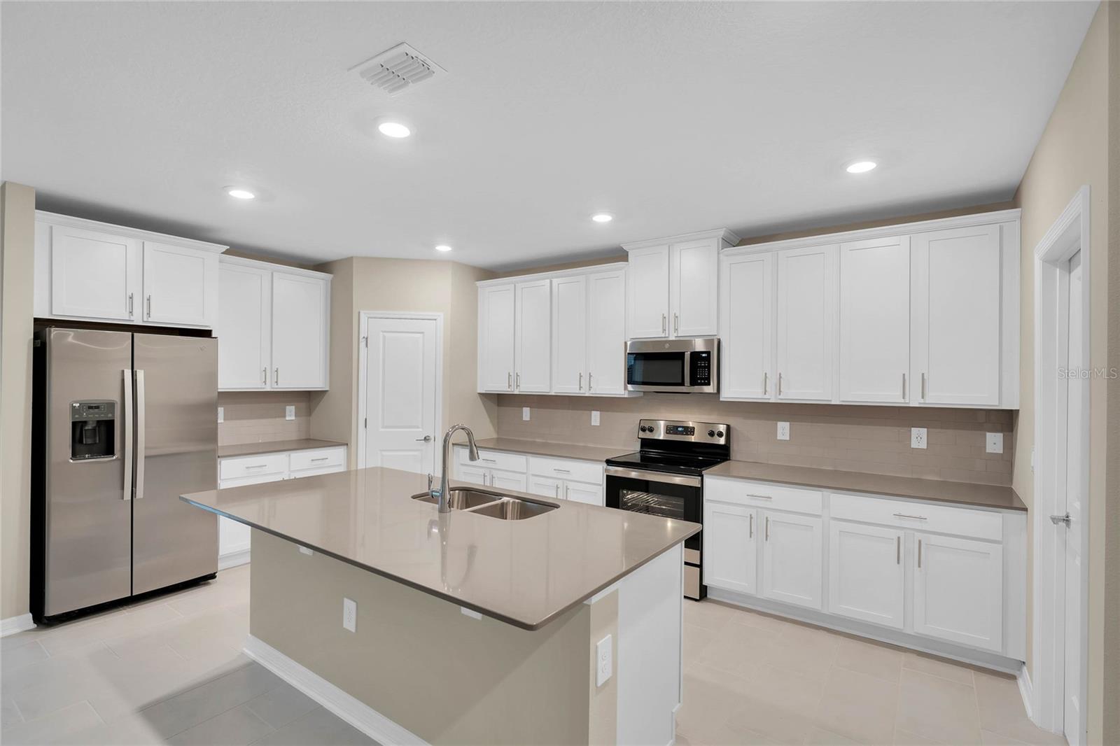 Image 6 of 37 For 2840 Muller Oak Loop