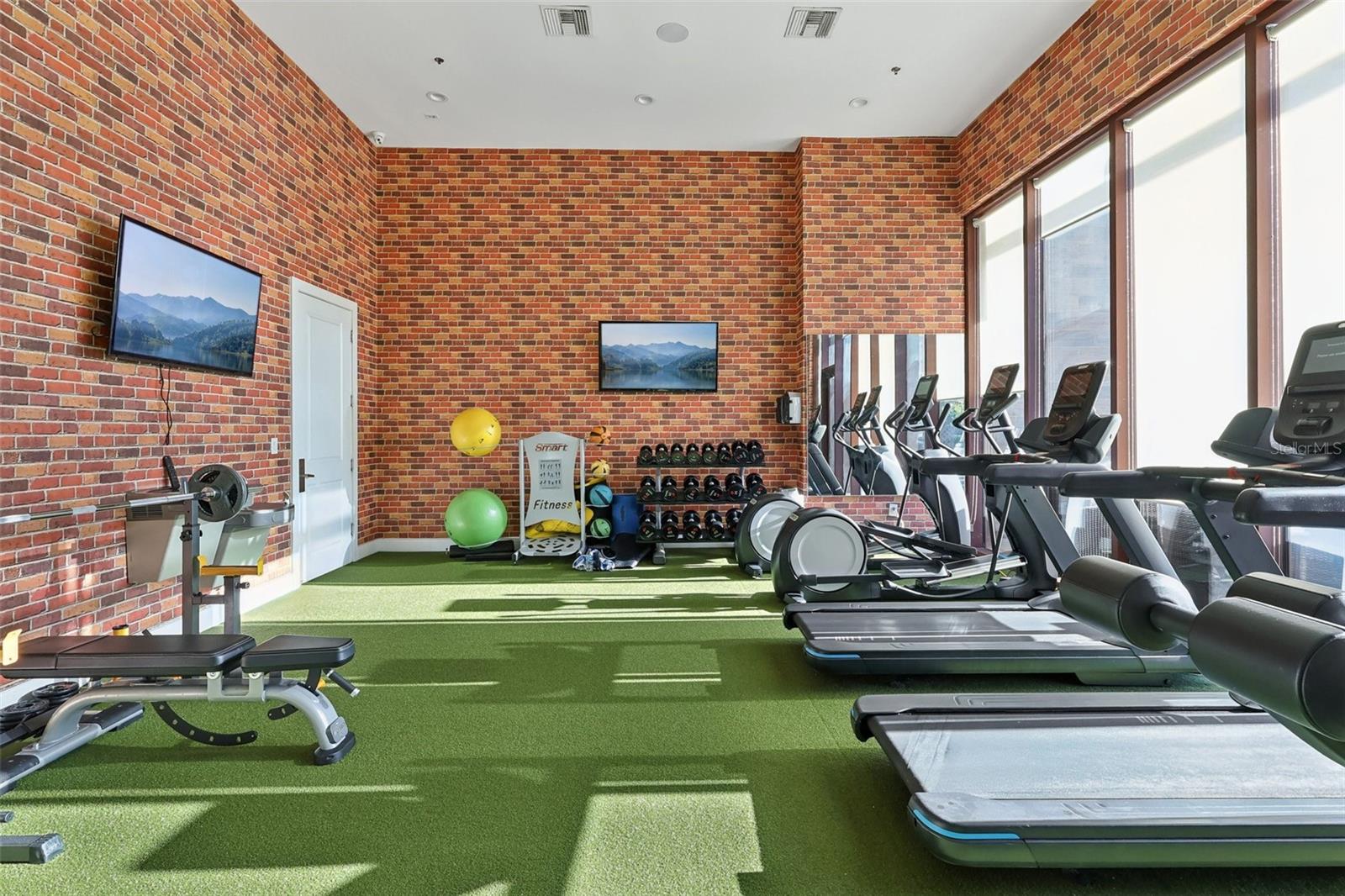 Image 52 of 57 For 3191 Brasilia Avenue