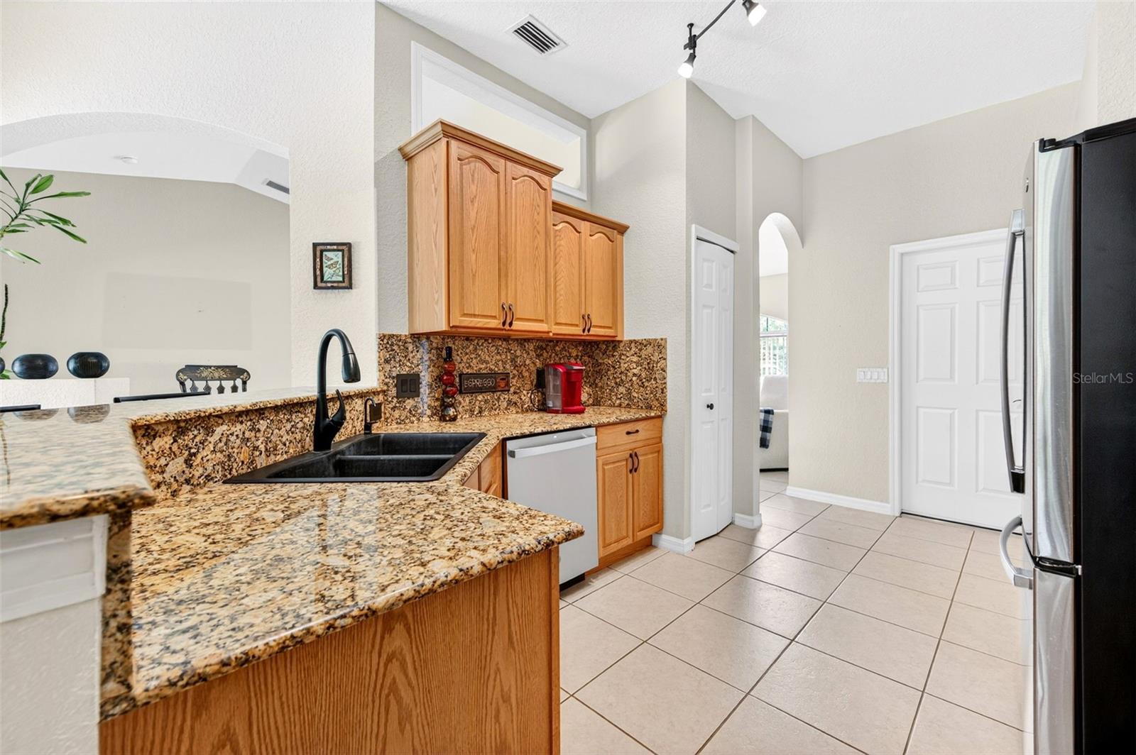 Image 22 of 53 For 831 Owl Street Sw