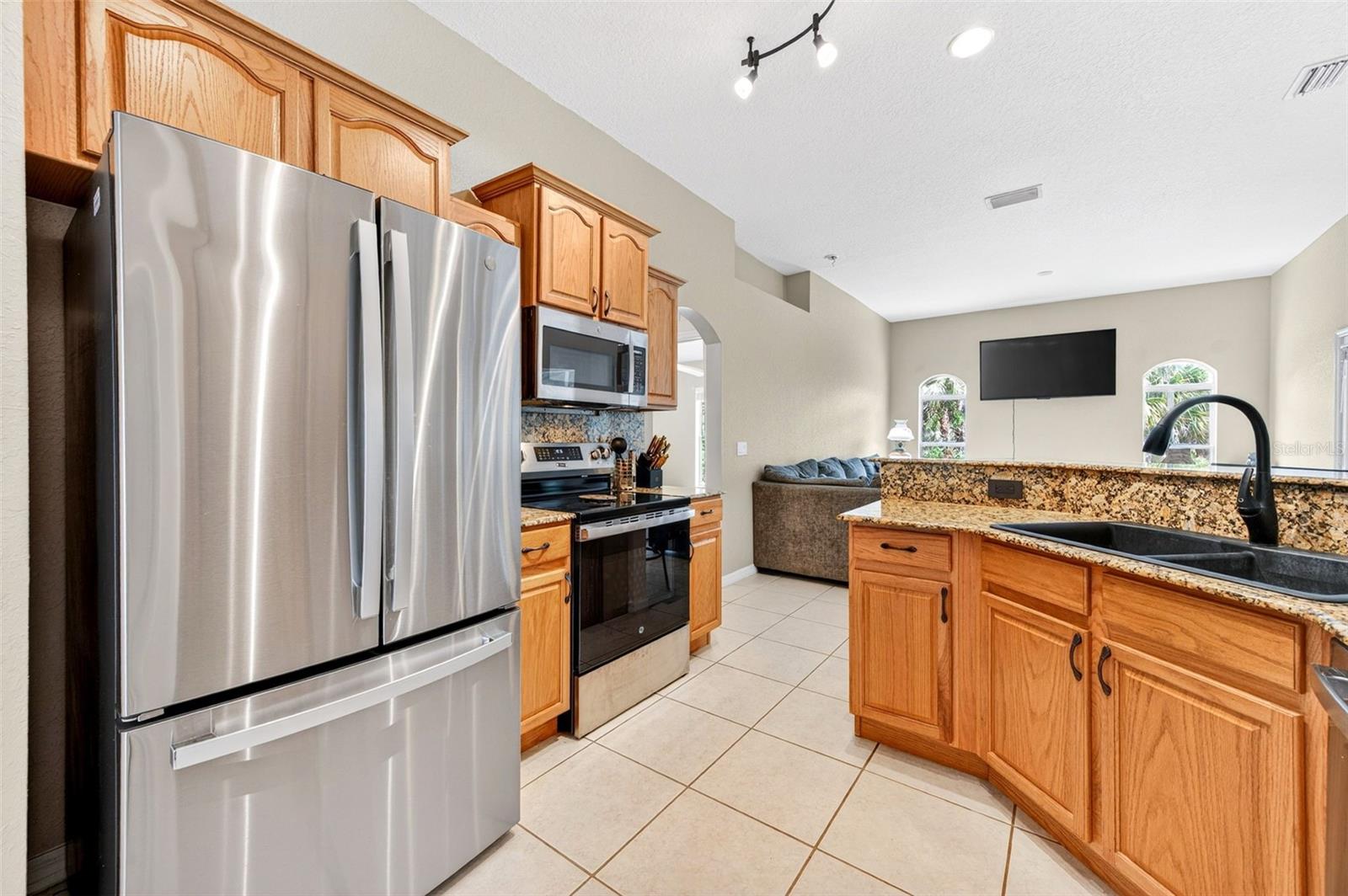 Image 24 of 53 For 831 Owl Street Sw