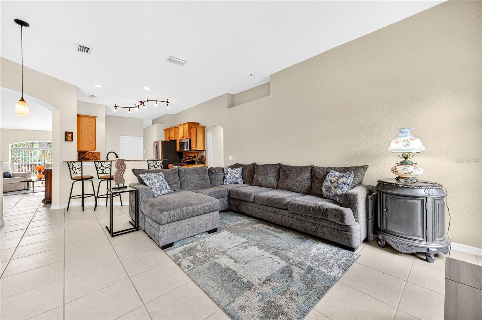 Image 28 of 53 For 831 Owl Street Sw