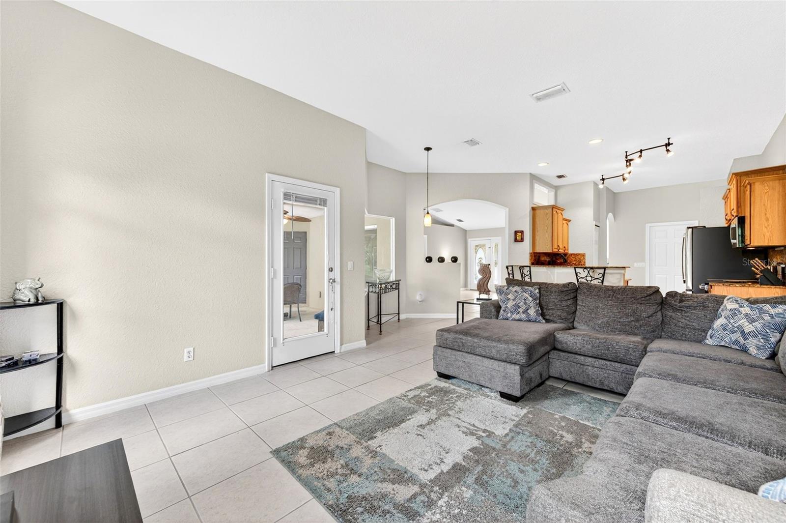 Image 29 of 53 For 831 Owl Street Sw