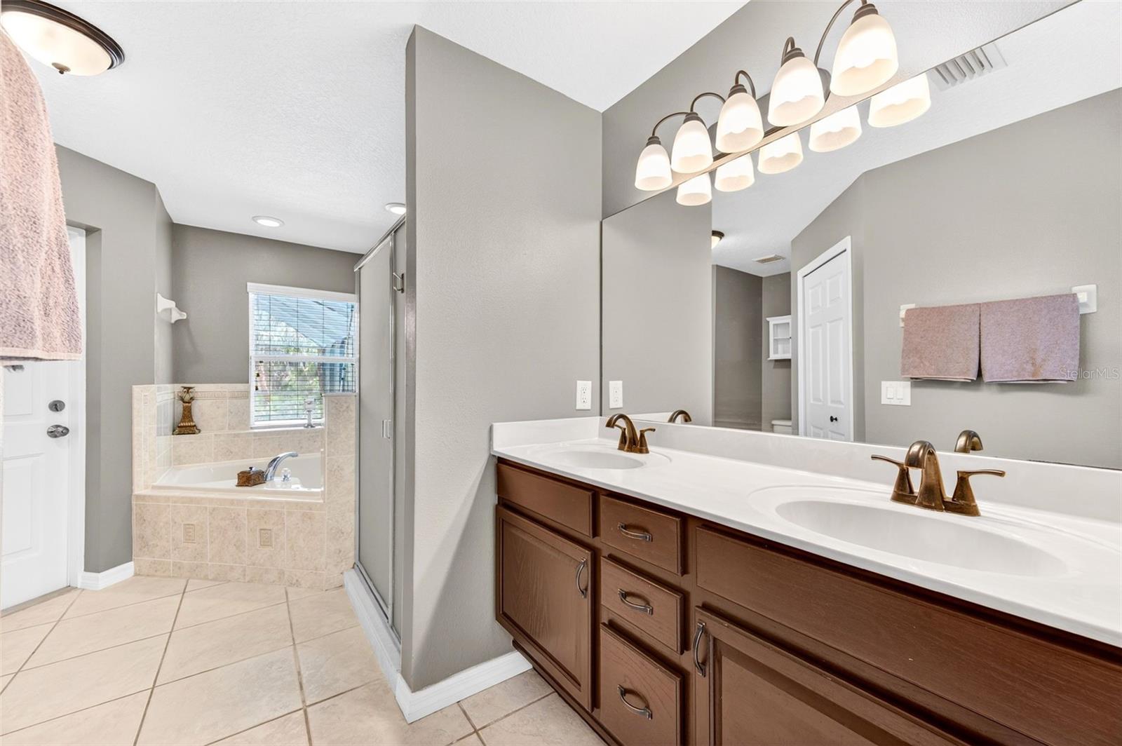 Image 35 of 53 For 831 Owl Street Sw