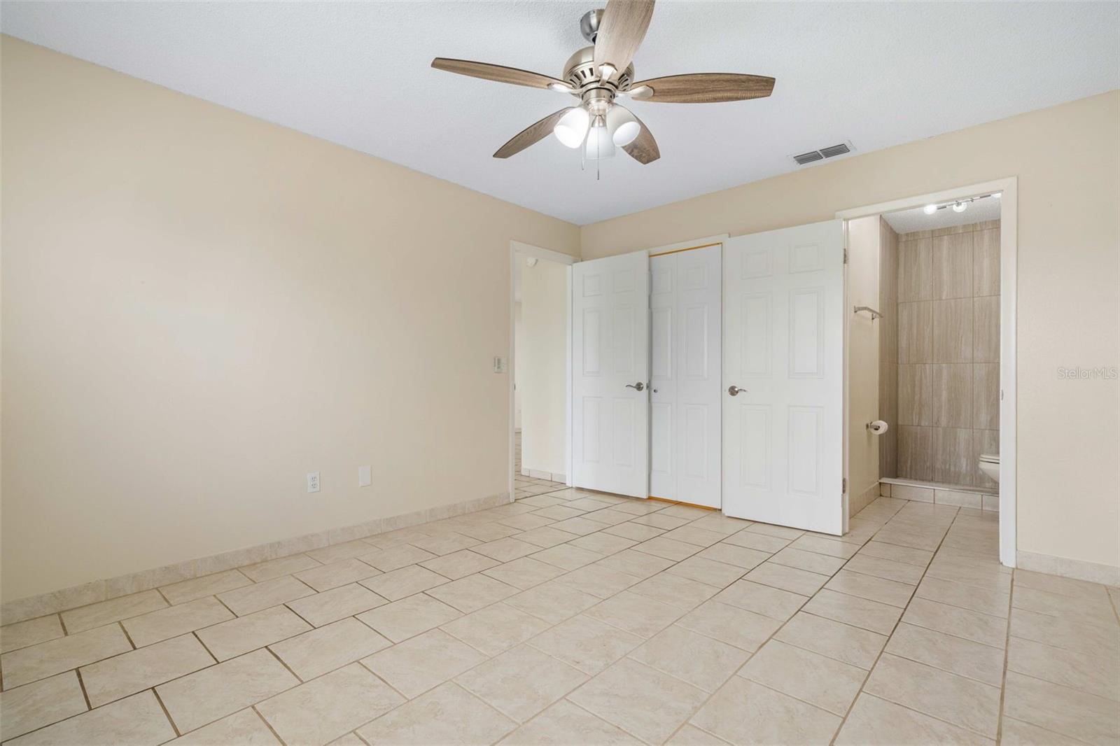 Image 15 of 39 For 2864 Grand Bend Court