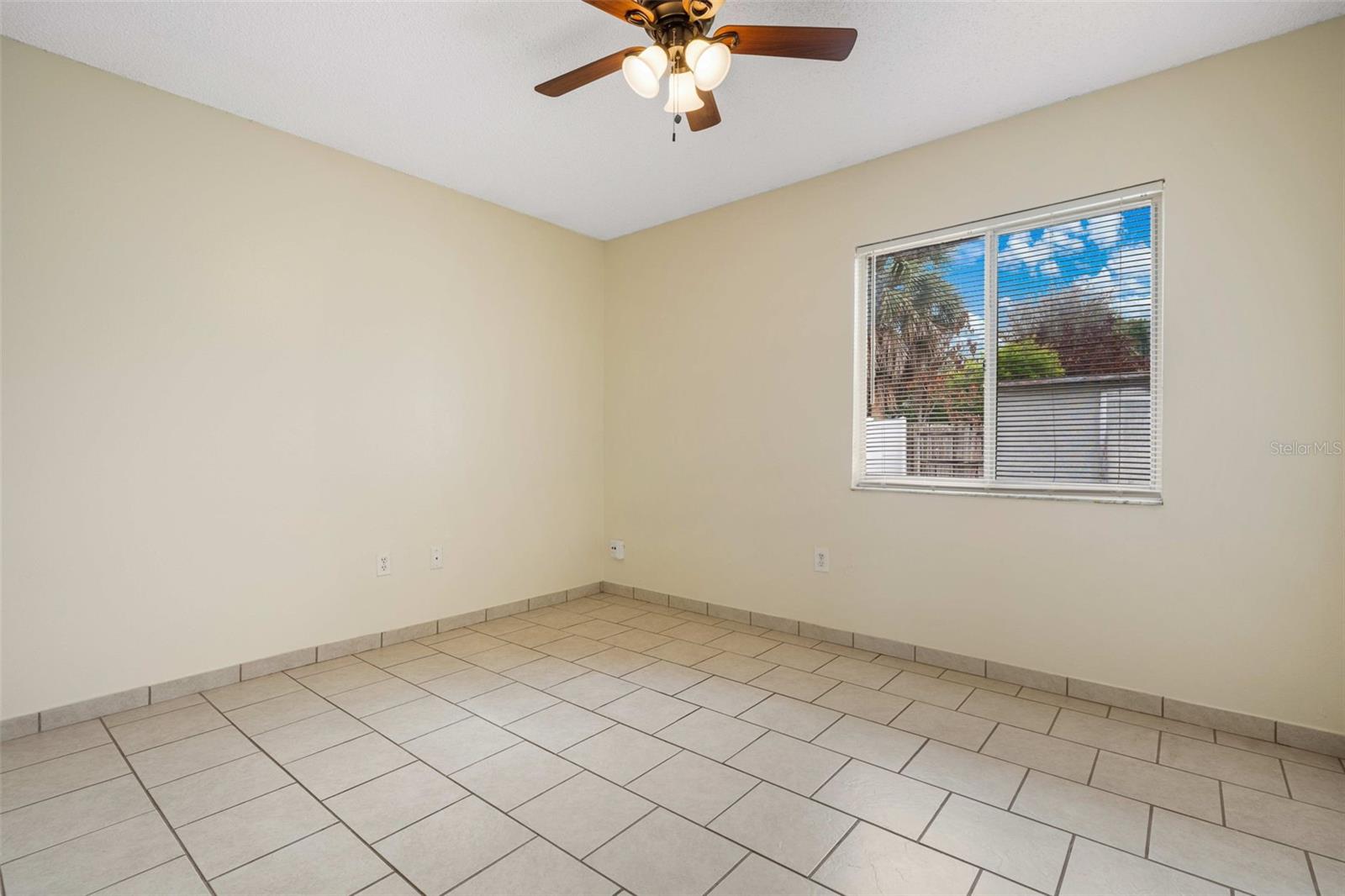 Image 17 of 39 For 2864 Grand Bend Court