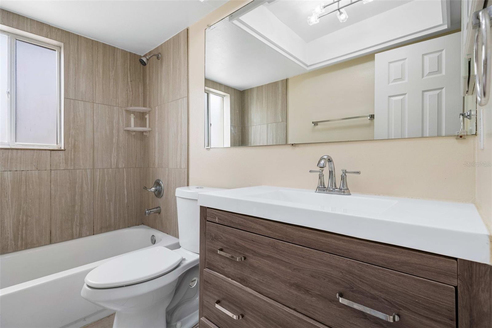 Image 18 of 39 For 2864 Grand Bend Court