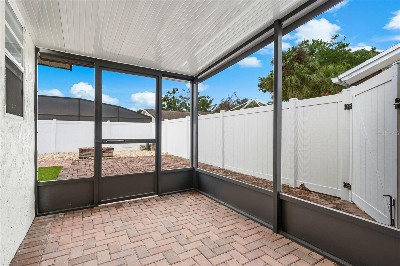 Image 32 of 39 For 2864 Grand Bend Court