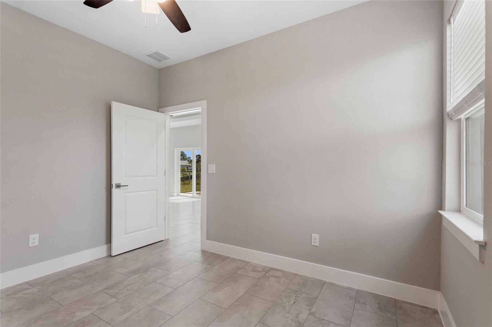 Image 18 of 26 For 1829 Northland Avenue