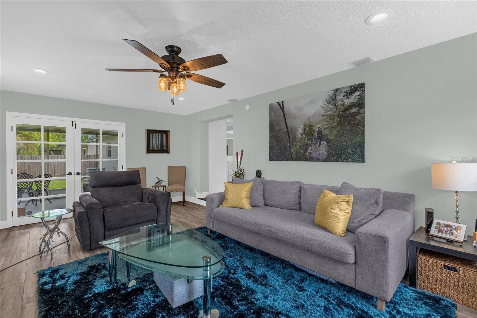 Image 15 of 28 For 950 Hanover Avenue