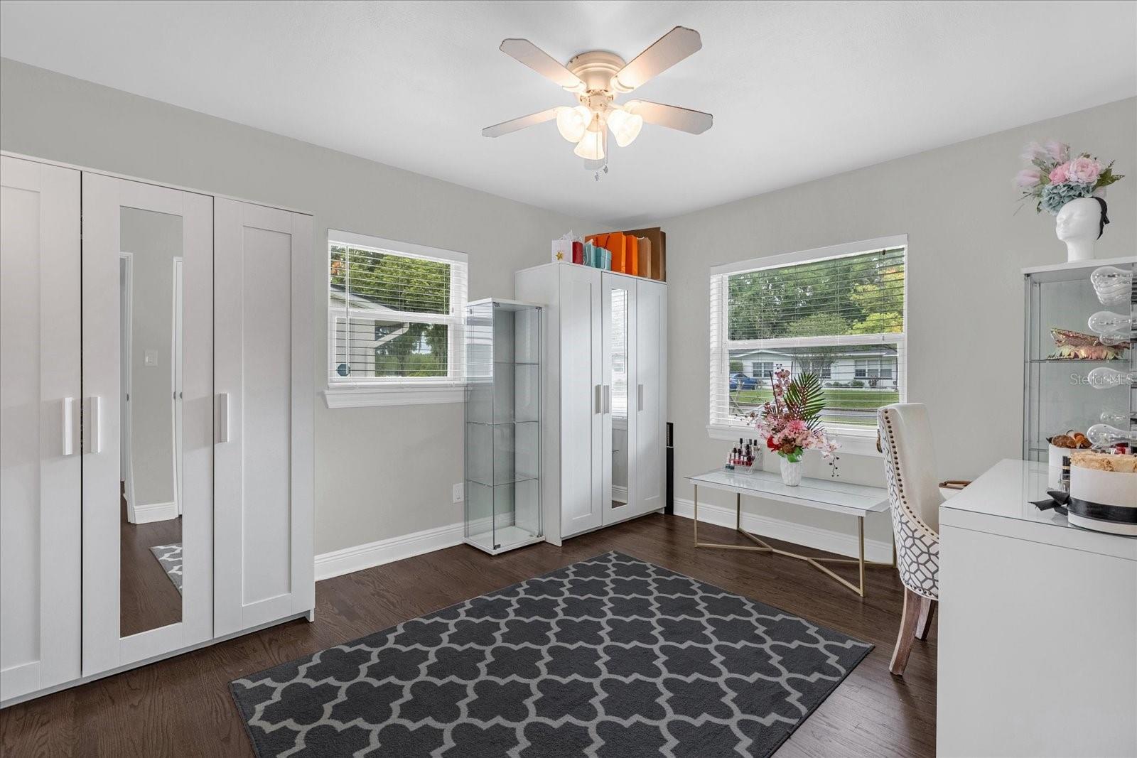 Image 20 of 28 For 950 Hanover Avenue