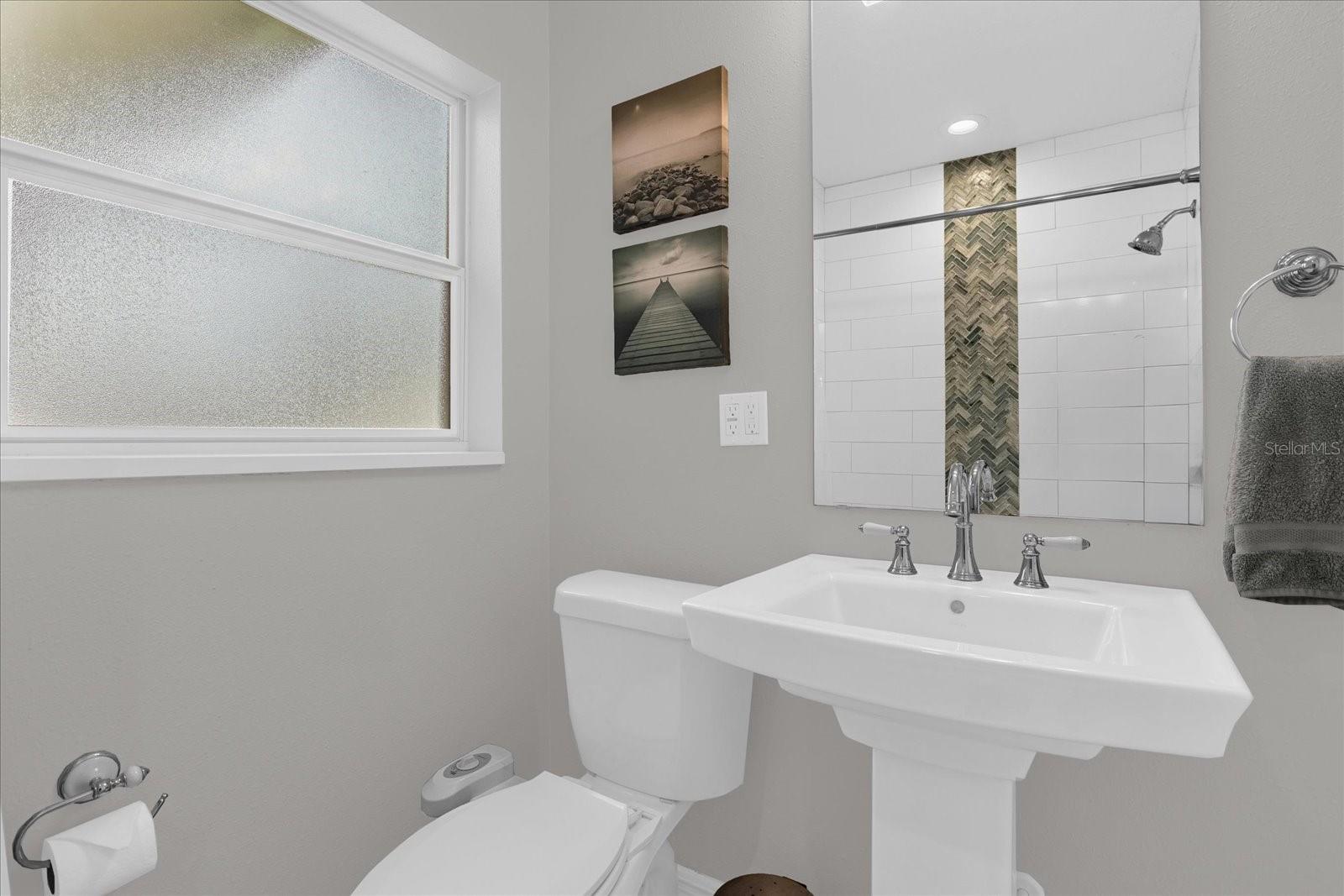 Image 22 of 28 For 950 Hanover Avenue