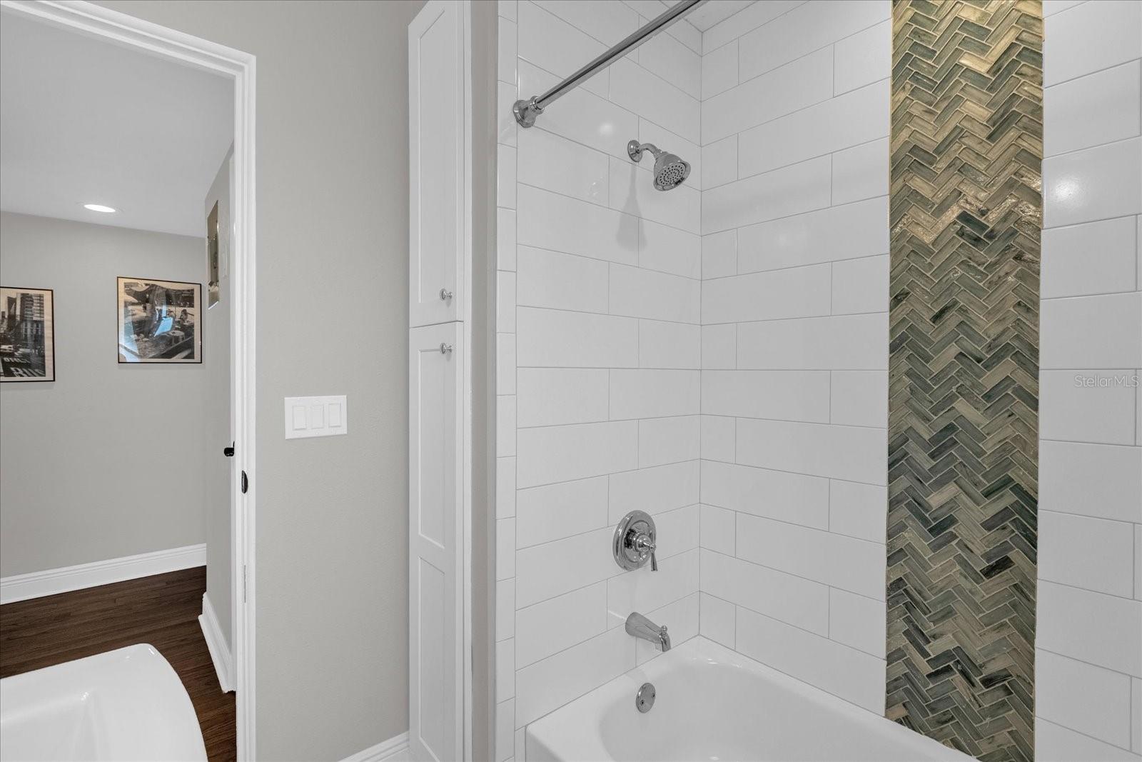 Image 23 of 28 For 950 Hanover Avenue