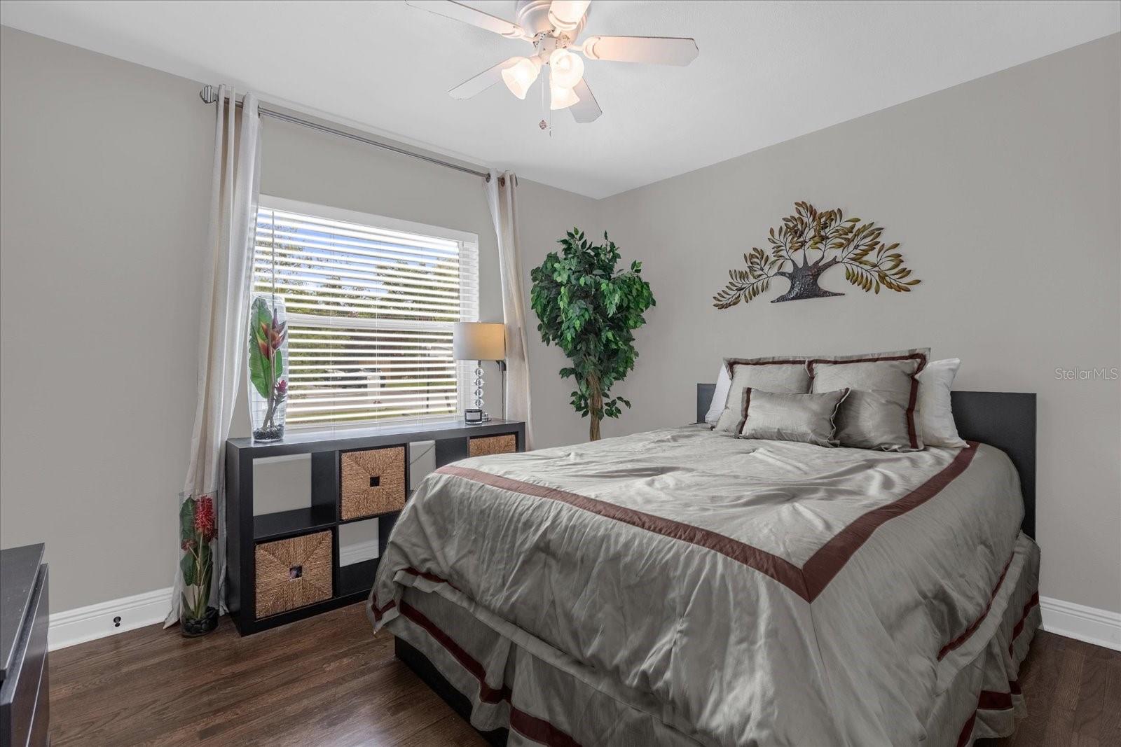 Image 24 of 28 For 950 Hanover Avenue