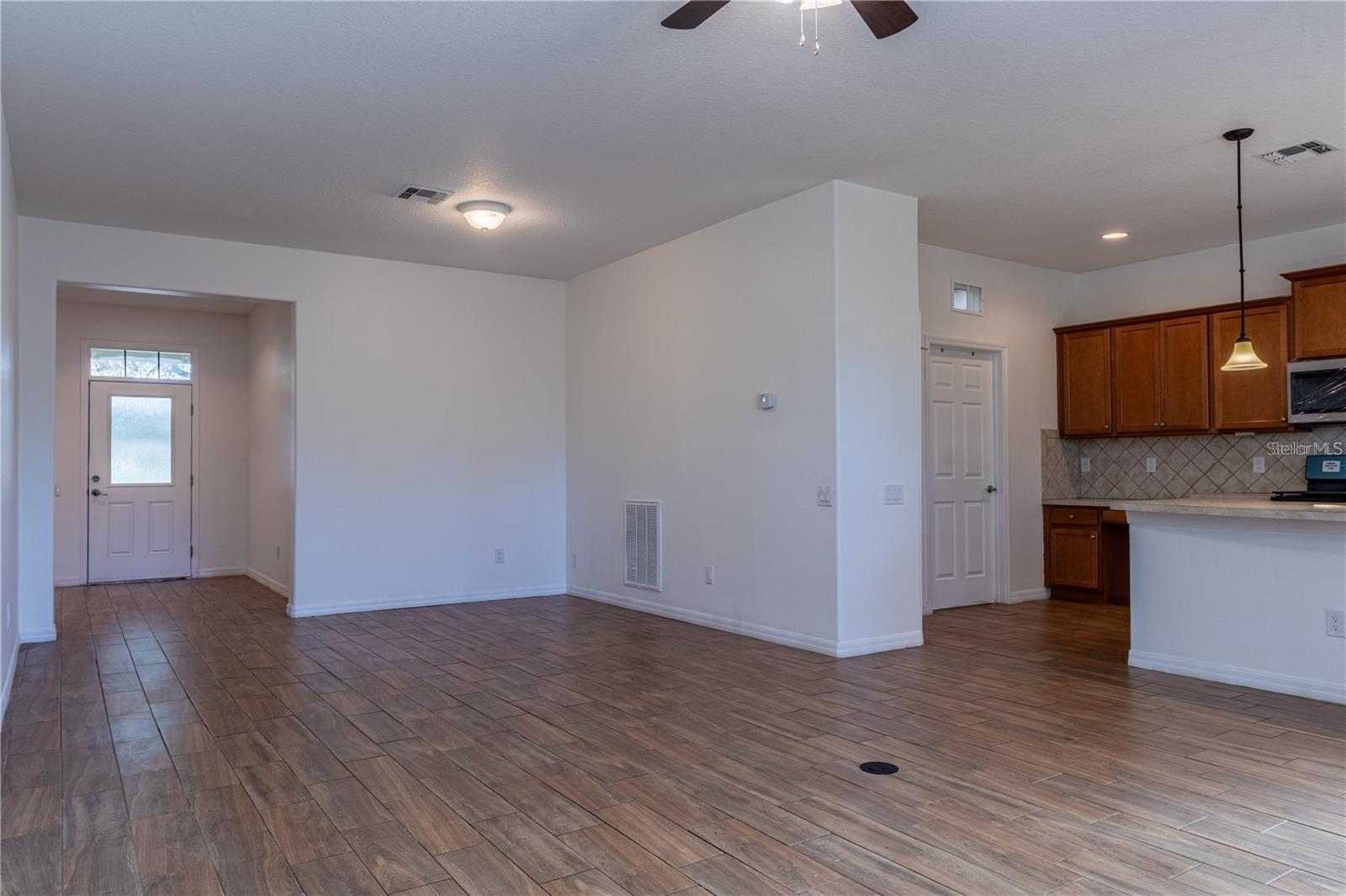 Image 5 of 25 For 519 Cadiz Drive
