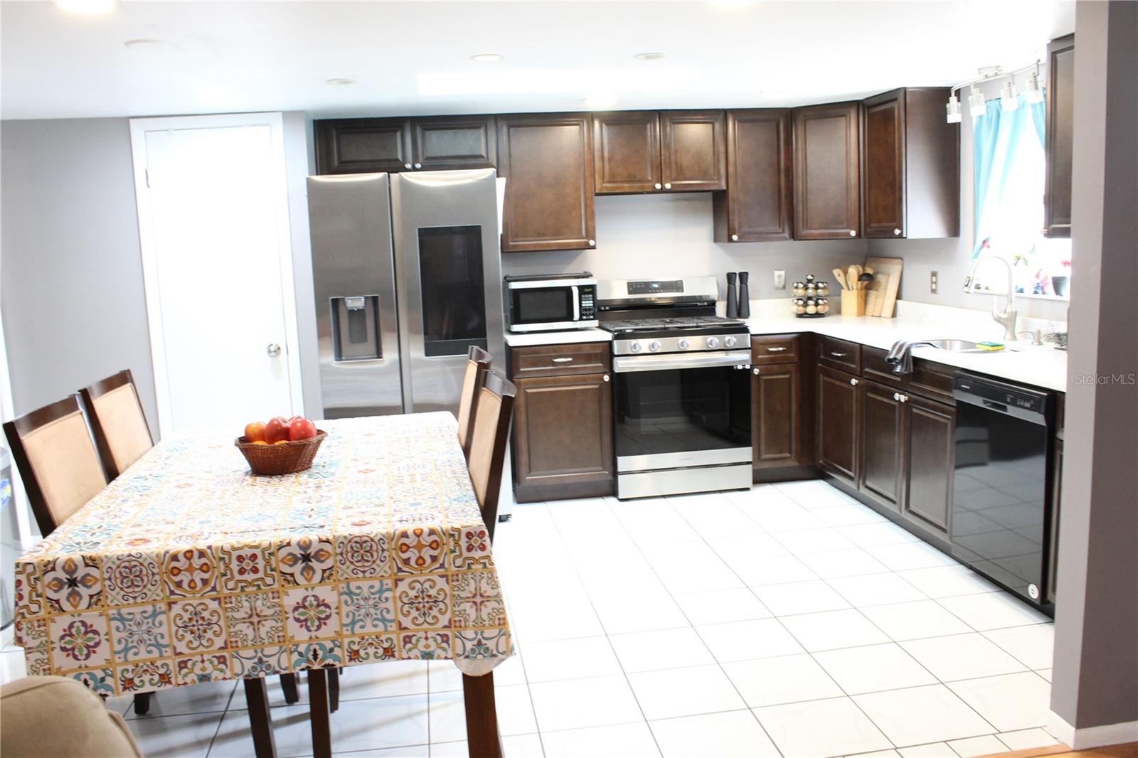 Image 6 of 24 For 285 Sandpiper Drive