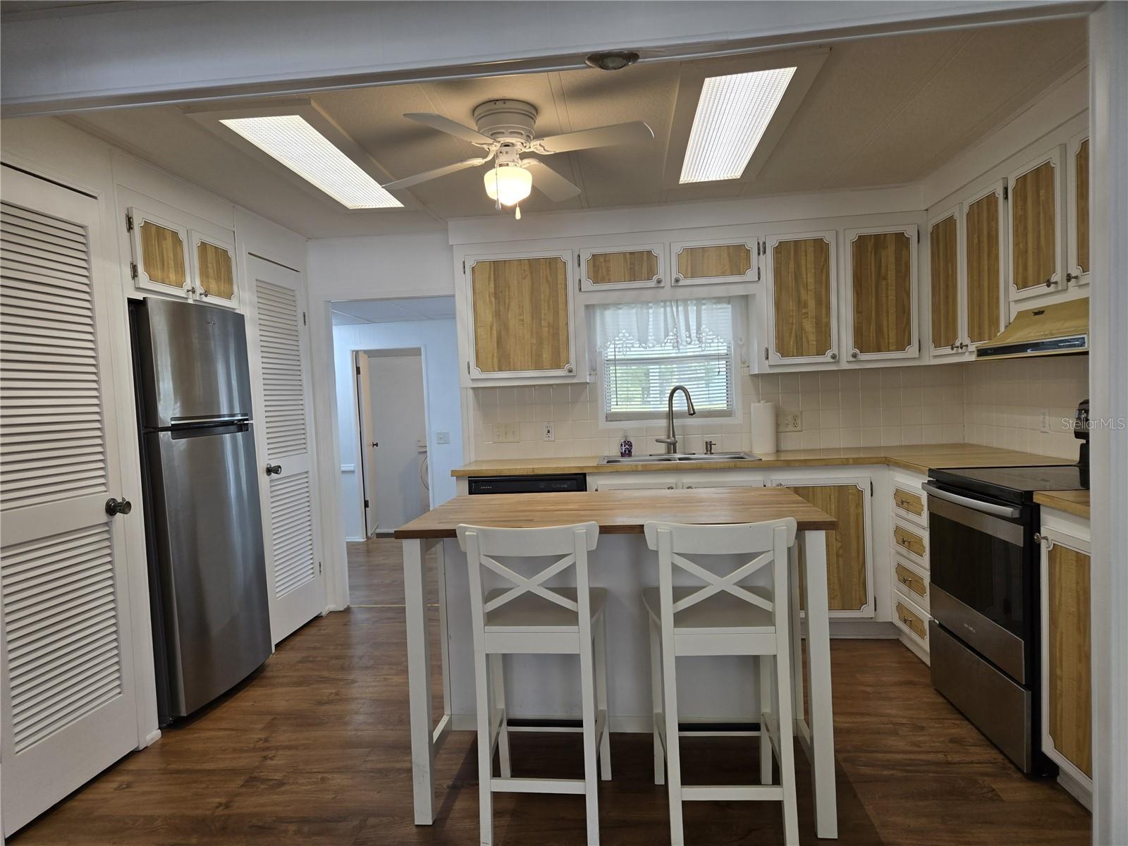 Image 13 of 32 For 3500 Blossom Circle 1497