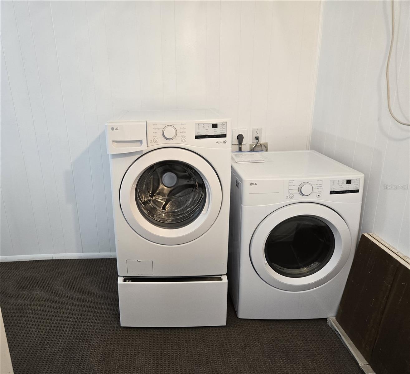 Image 9 of 32 For 3500 Blossom Circle 1497