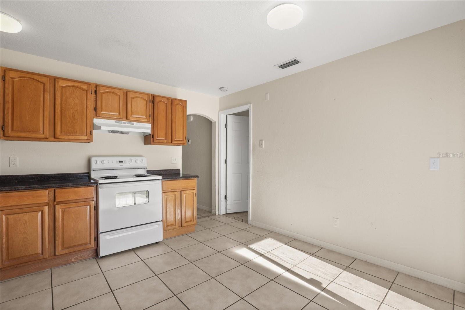 Image 10 of 66 For 643 Hummingbird Lane