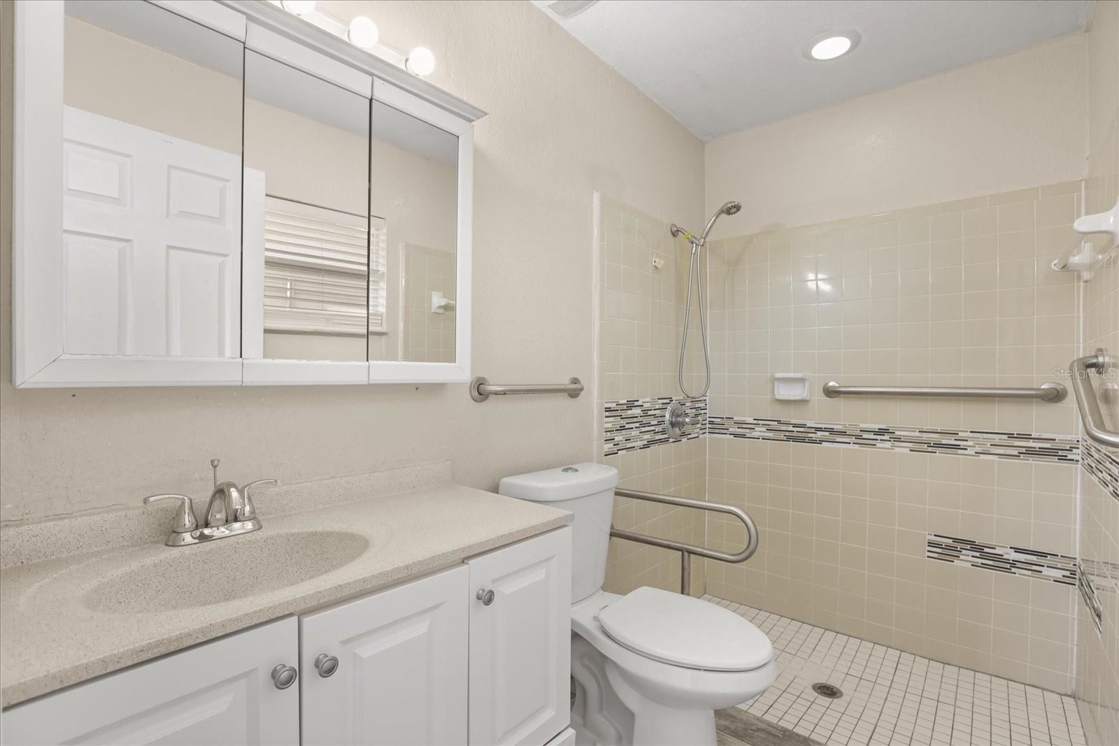 Image 18 of 66 For 643 Hummingbird Lane