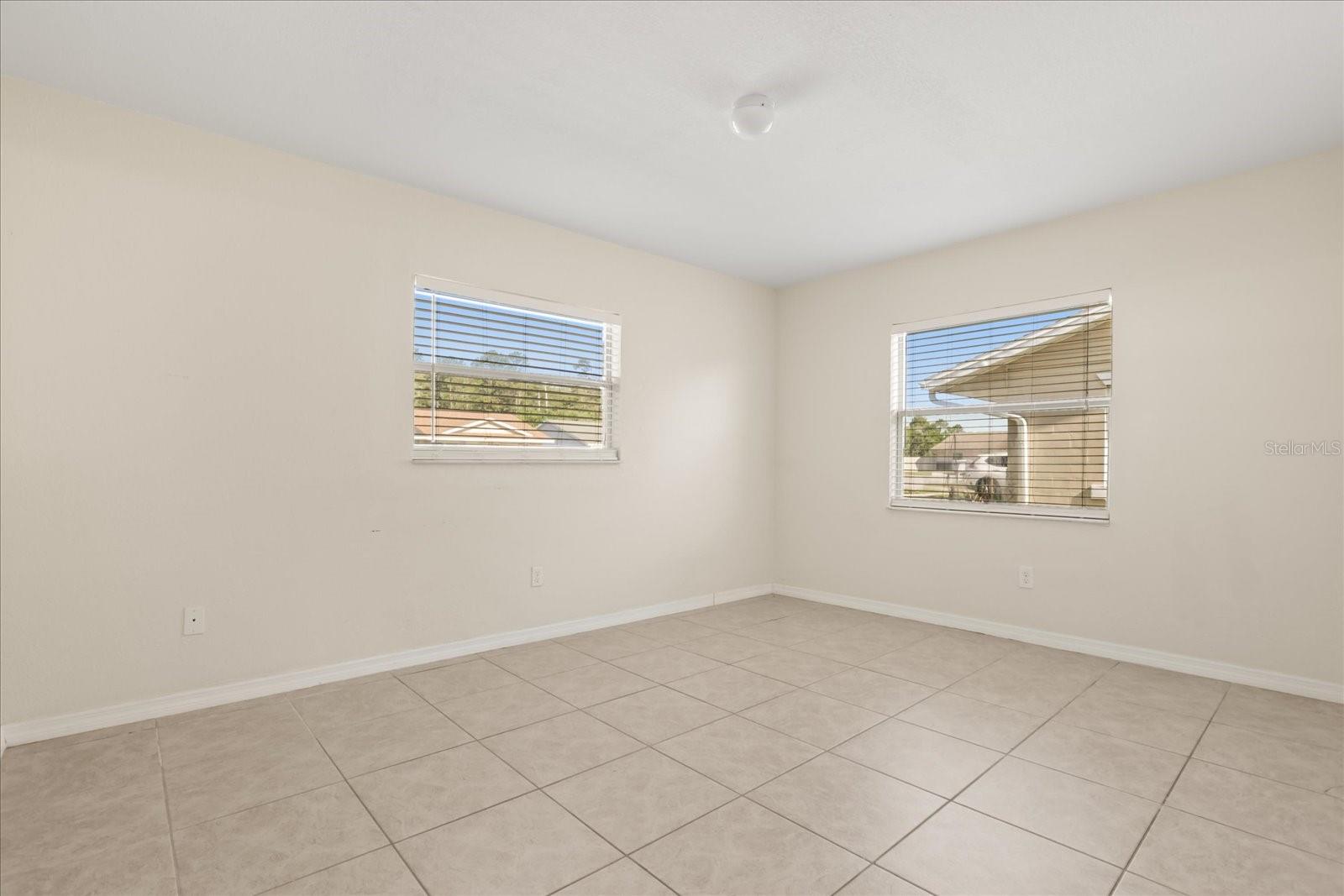 Image 19 of 66 For 643 Hummingbird Lane