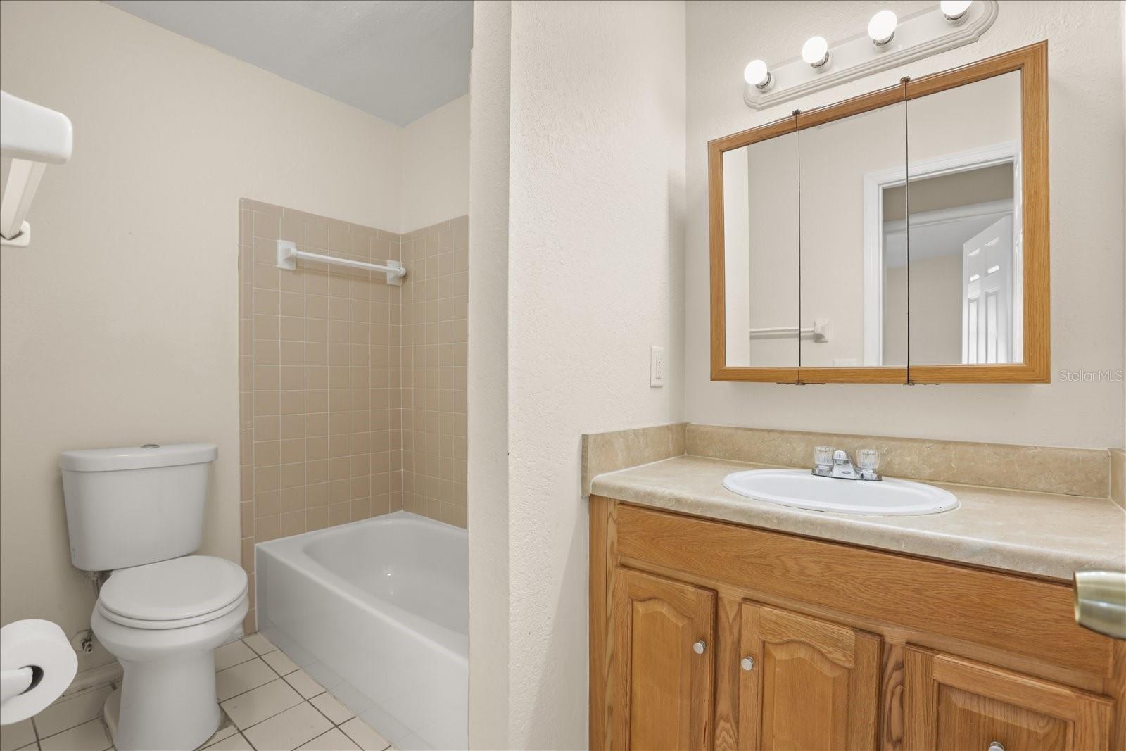 Image 21 of 66 For 643 Hummingbird Lane