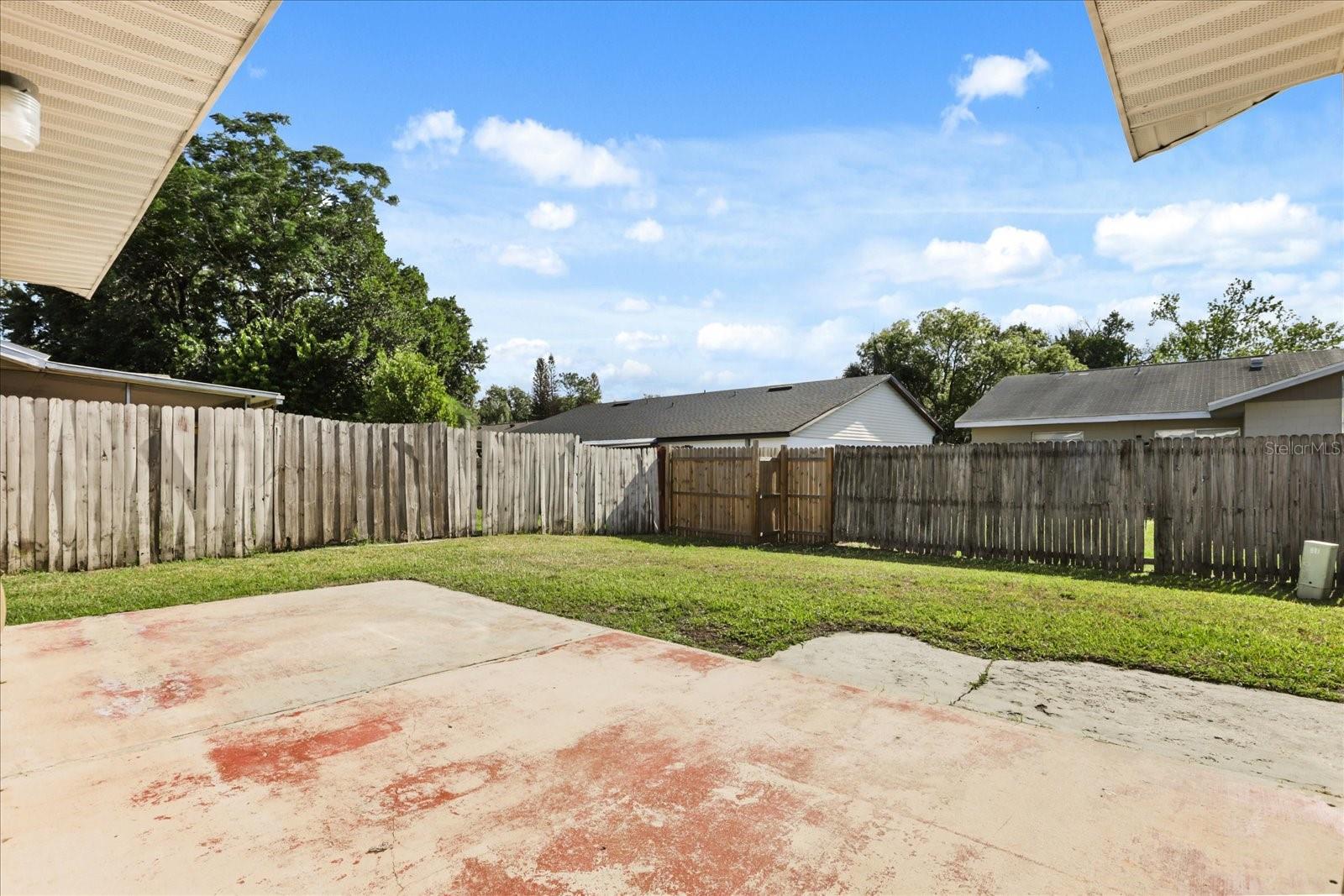 Image 23 of 66 For 643 Hummingbird Lane