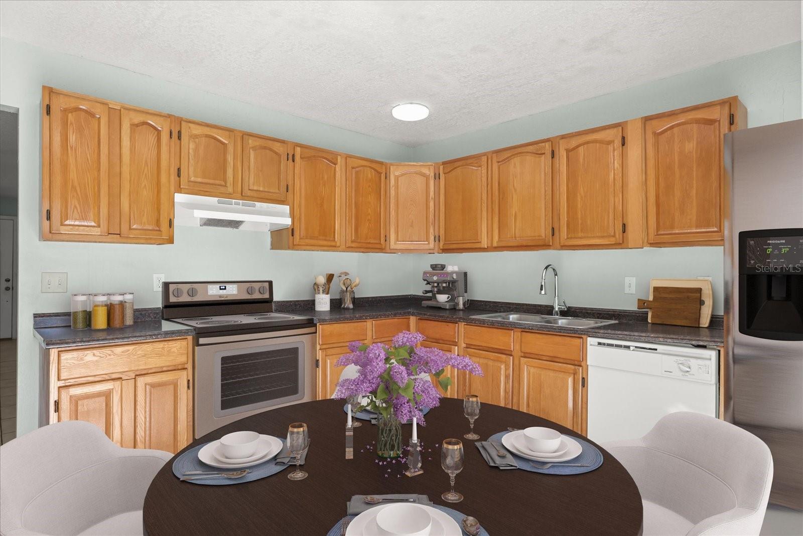 Image 33 of 66 For 643 Hummingbird Lane