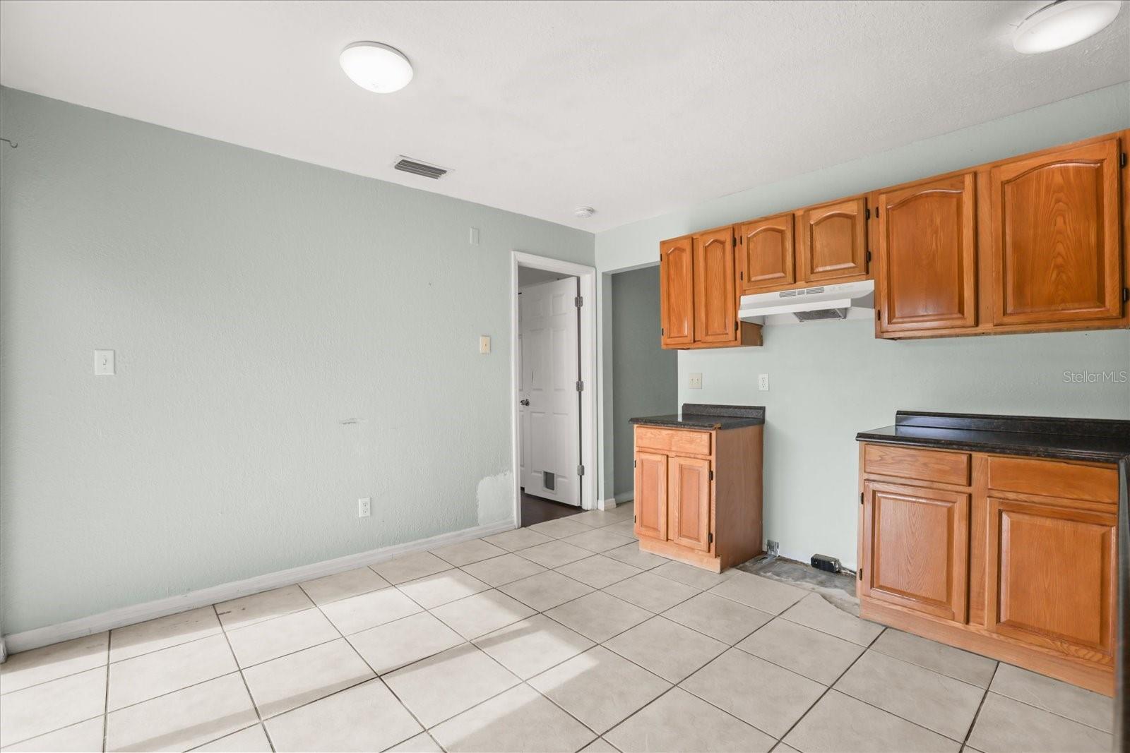 Image 35 of 66 For 643 Hummingbird Lane