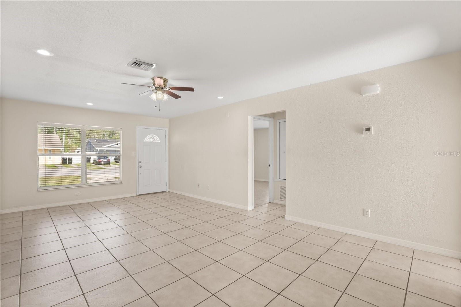 Image 6 of 66 For 643 Hummingbird Lane