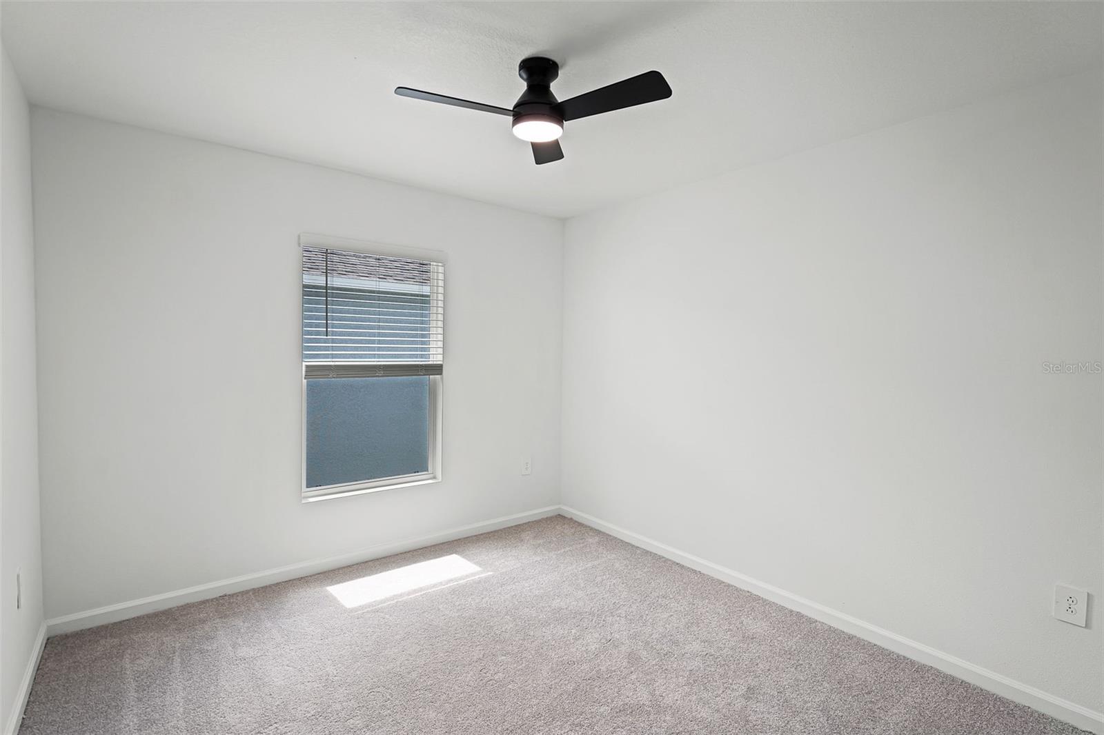 Image 16 of 31 For 1993 Sarah Street