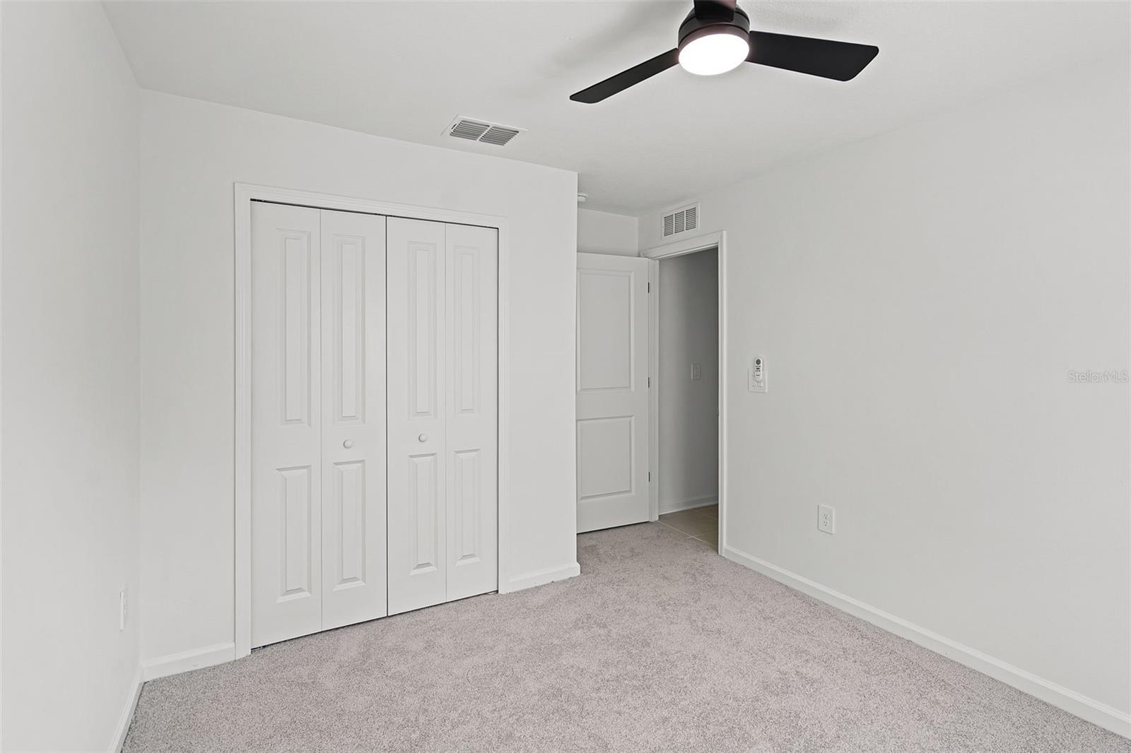 Image 17 of 31 For 1993 Sarah Street