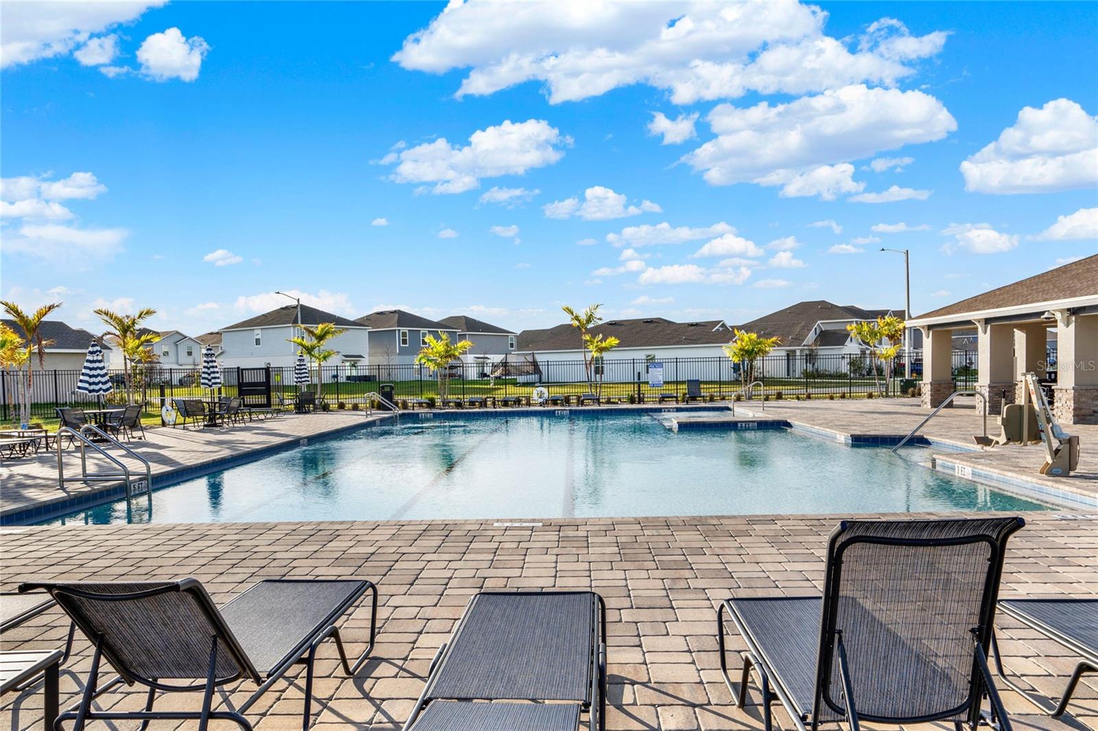 Image 24 of 31 For 1993 Sarah Street