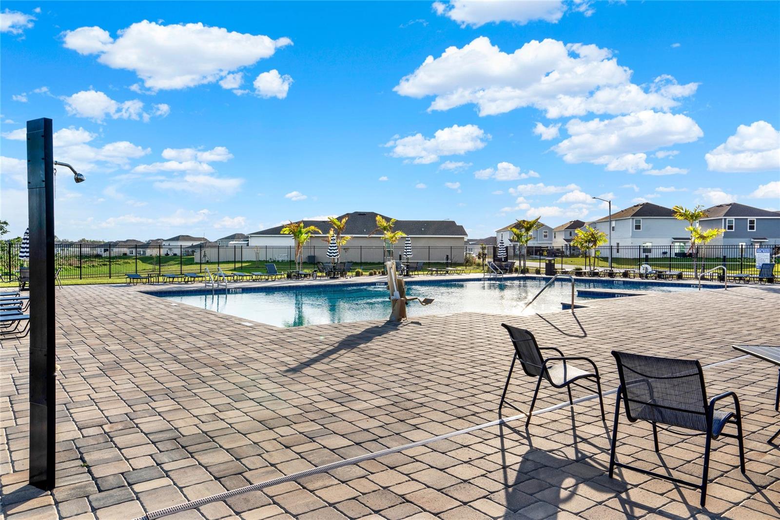 Image 25 of 31 For 1993 Sarah Street