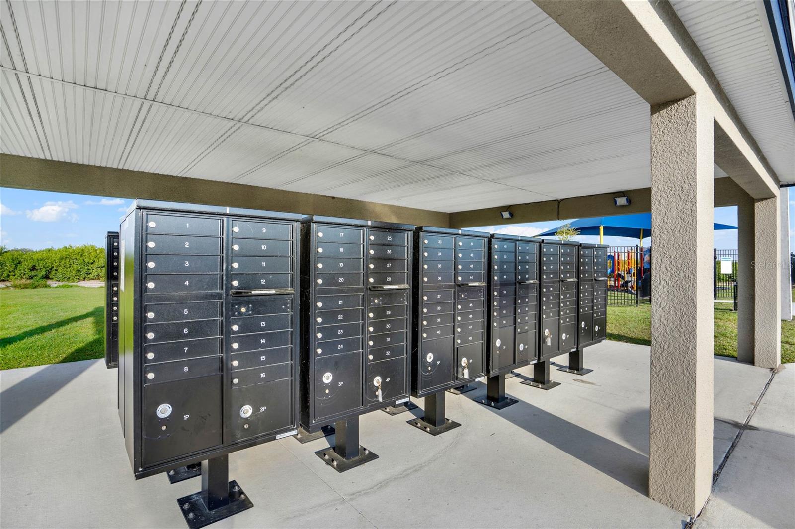 Image 28 of 31 For 1993 Sarah Street