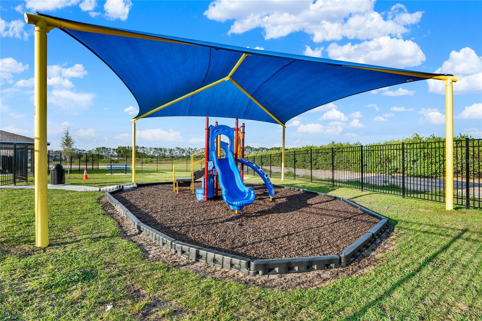 Image 30 of 31 For 1993 Sarah Street