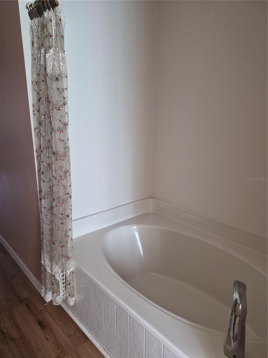 Image 9 of 16 For 2554 Palmetto Ridge Circle